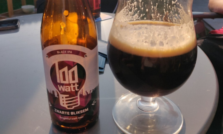 100 watt zwarte bliksem